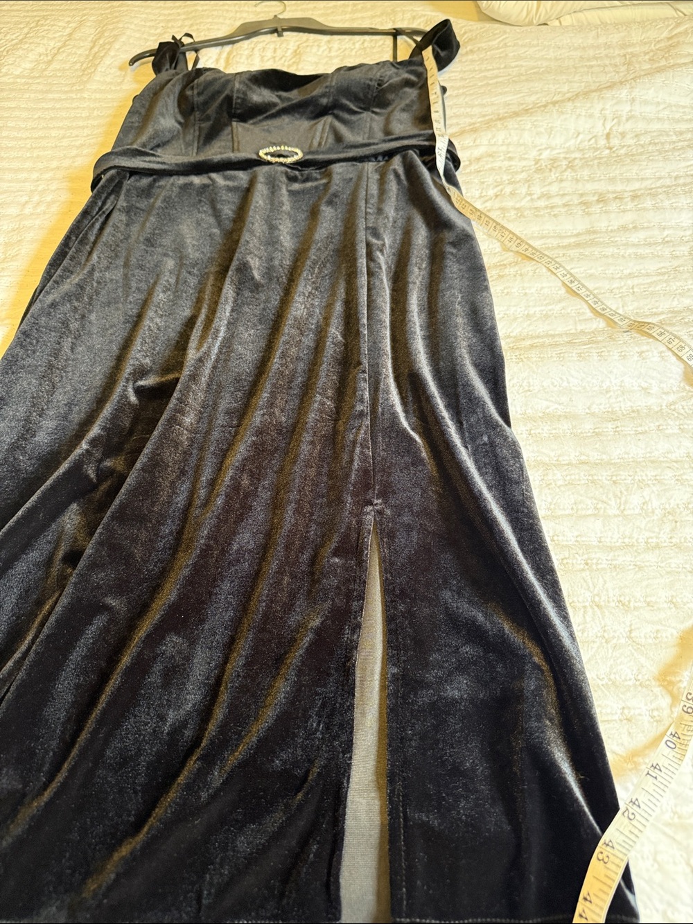 Elegant Black-velvet dress off the shoulder with a matching belt - Picture 10 of 10